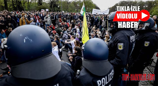 Berlin'de 'Enfeksiyondan Koruma Yasası' protestosu: 150'den fazla gözaltı