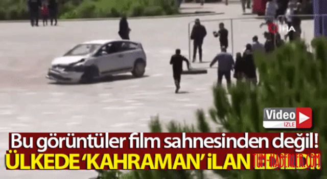 Kalabalığın arasına dalan aracı, uçan tekme atarak durdurdu