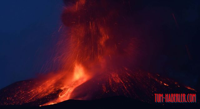 İtalya'daki Etna Yanardağı yine faaliyette