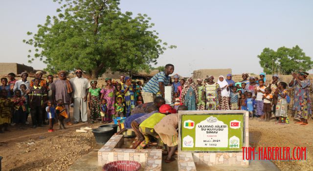 Mali'de köylülerin temiz su kuyusu sevinci