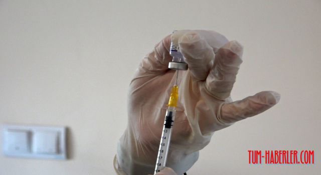 Fransa'da aşı olmayan 3 bin sağlık çalışanı işten uzaklaştırıldı