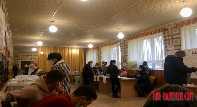 Rusya'daki Duma seçimlerini Putin'in partisi önde götürüyor