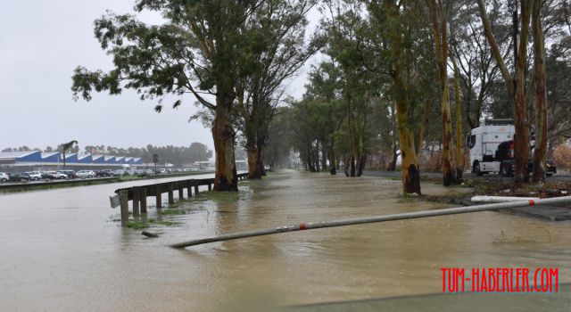 İtalya'daki sel felaketi: 2 ölü