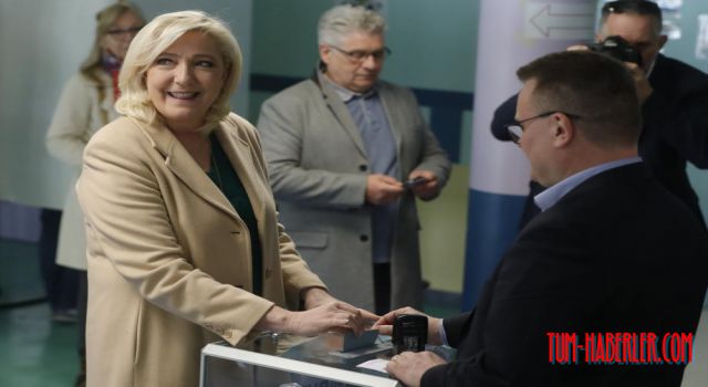 Fransa'da cumhurbaşkanlığı seçimi ikinci tura kaldı