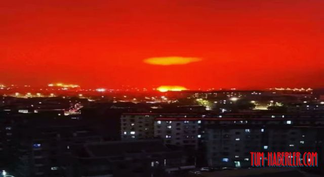 Çin'de gökyüzü kızıla boyandı