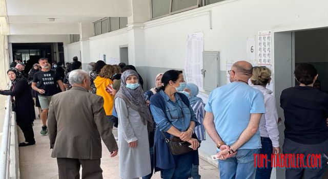 Lübnan'da halk sandık başında