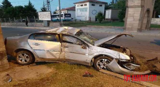 Refüje çarpan otomobil takla attı