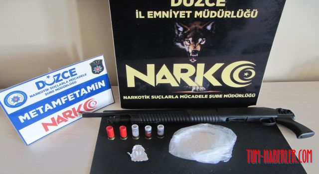 Polis ekipleri yaptıkları operasyonda uyuşturucu madde ele geçirdi