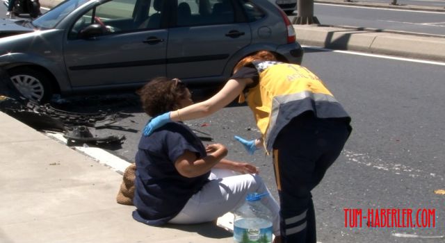 Otomobiller çarpıştı: 2 yaralı