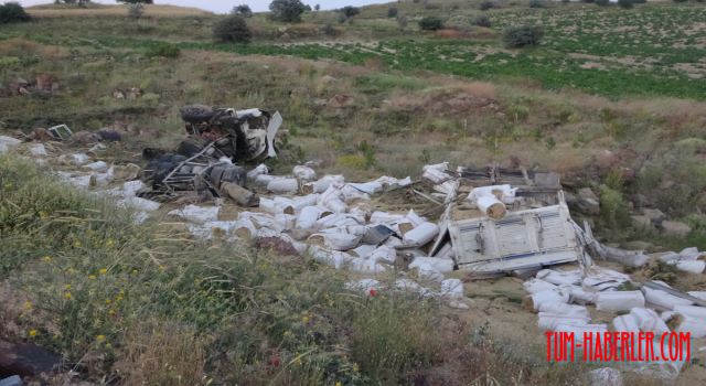 Kamyonun şarampole uçması sonucu gerçekleşen kazada 3 kişi yaşamını yitirdi