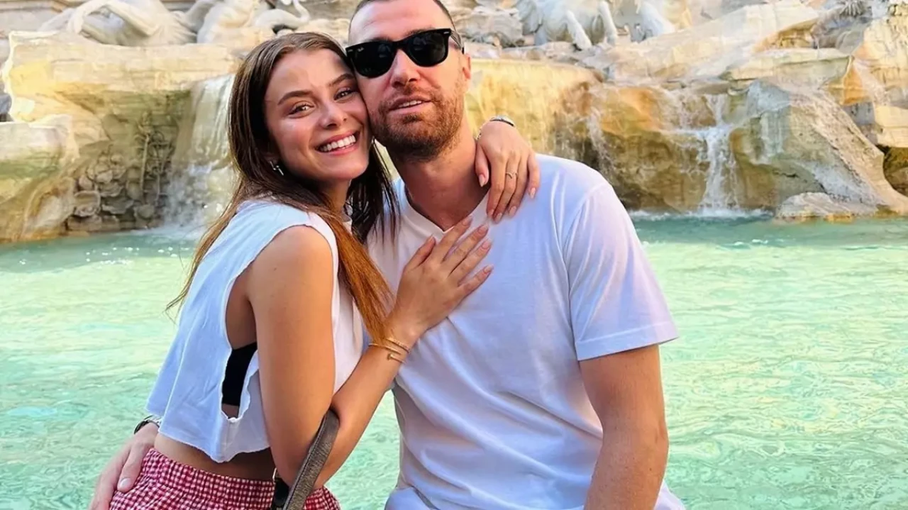 İlayda Alişan ve Oğulcan Engin'den Aşk Dolu Bir Fotoğraf