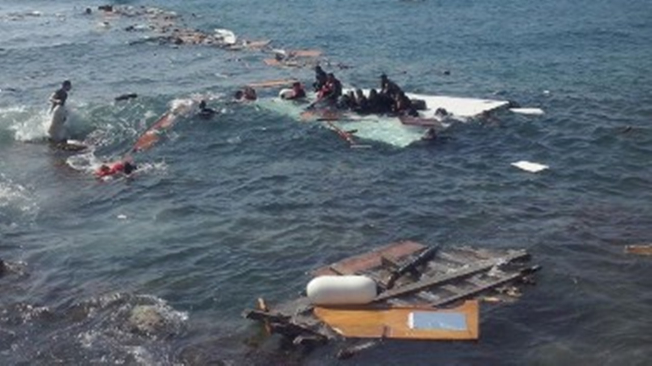 Göçmen tekmesi alabora oldu: 54 kişi hayatını kaybetti