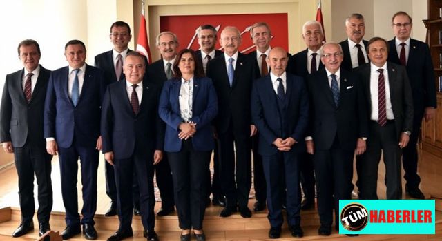 CHPli Belediye Başkanları İzmir'de nöbeti devraldı