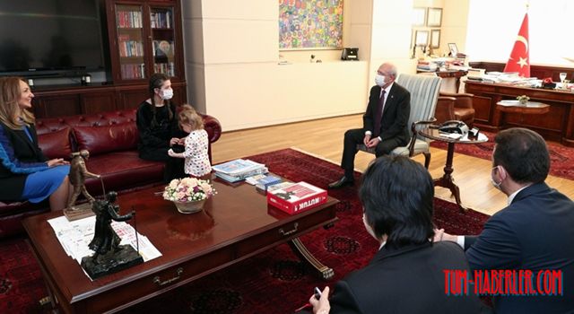 Kılıçdaroğlu, eşinin üzerine kaynar su döktüğü Rukiye Ay ile görüştü